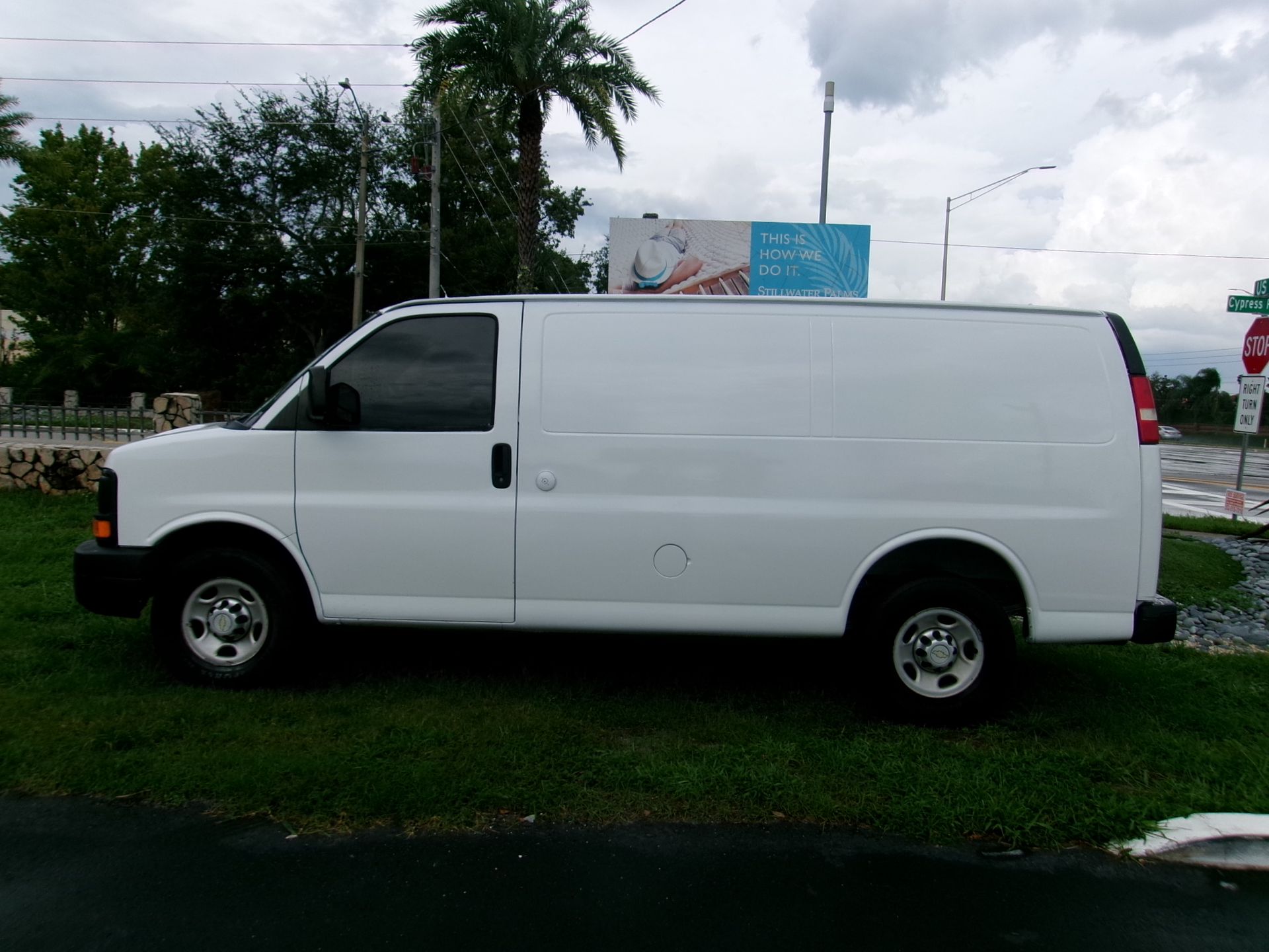2011 Chevy Express 2500 Cargo Van