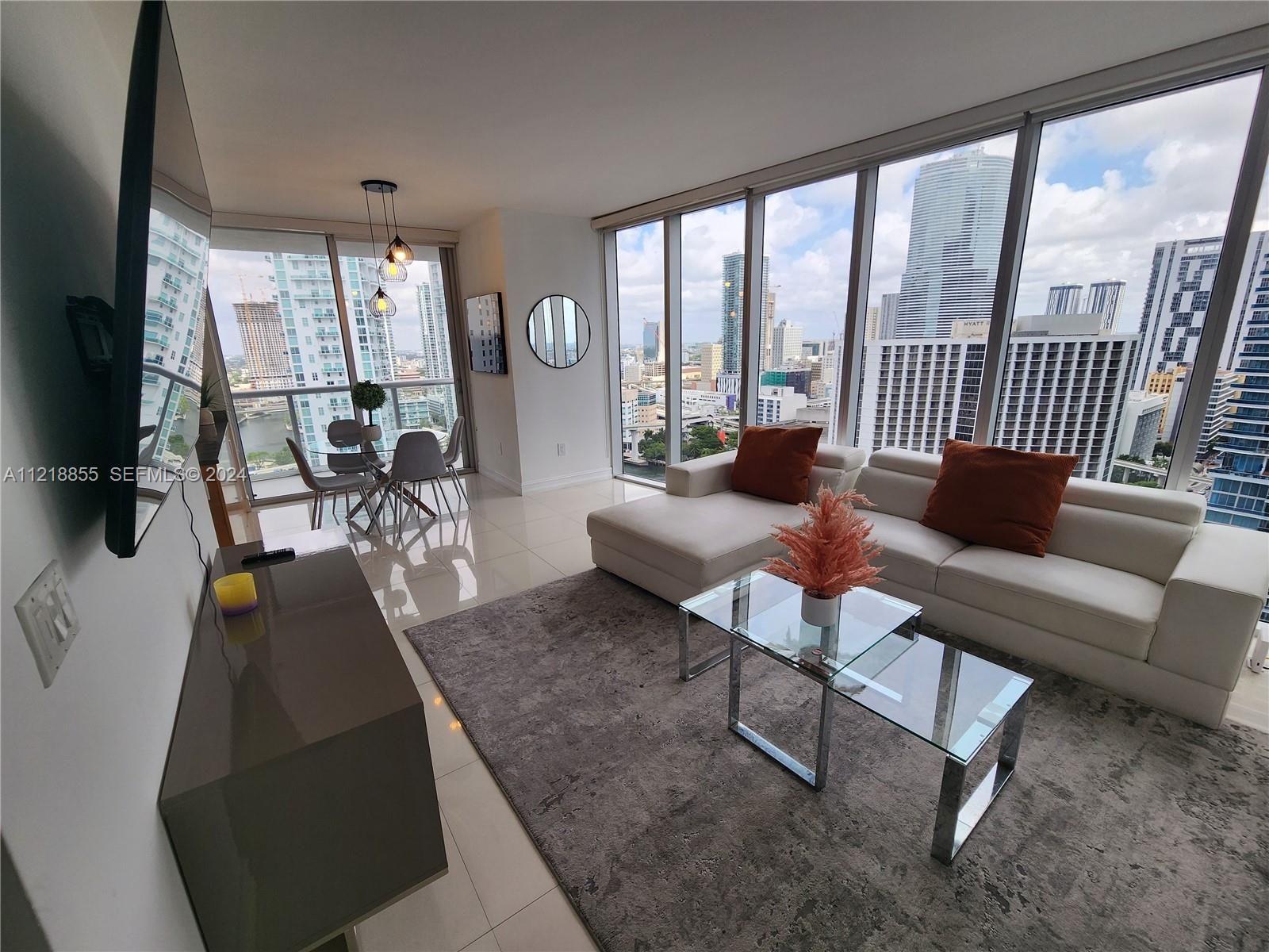 485 Brickell Ave #2504 Miami, FL 