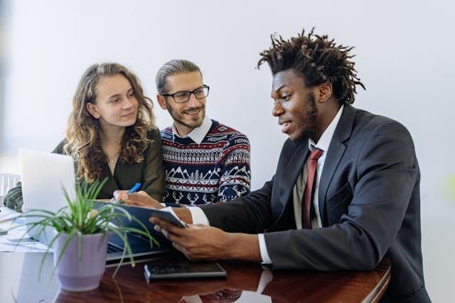 property+manager+talking+with+tenants