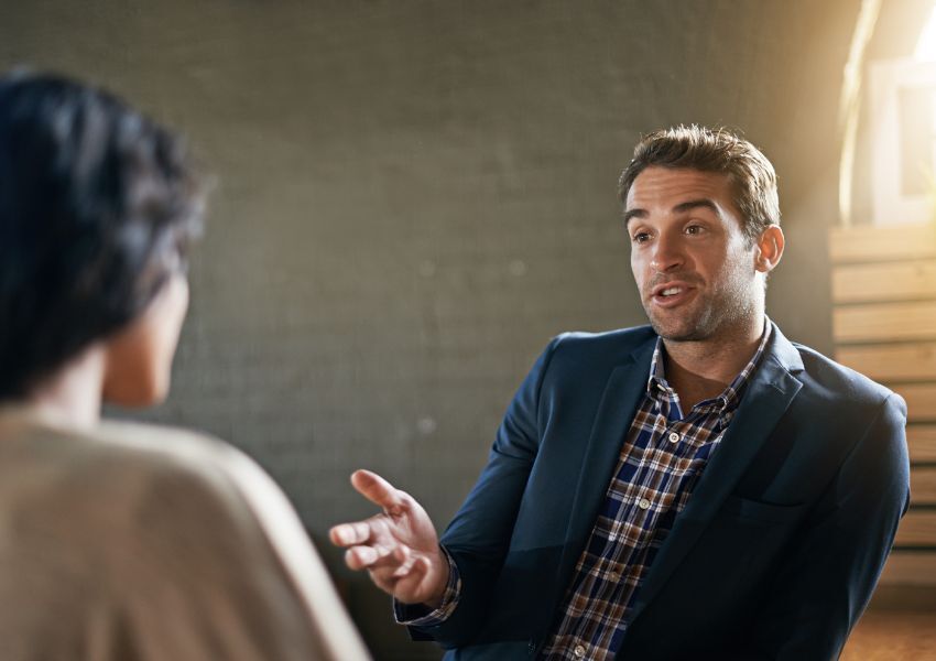 two-people-having-a-conversation