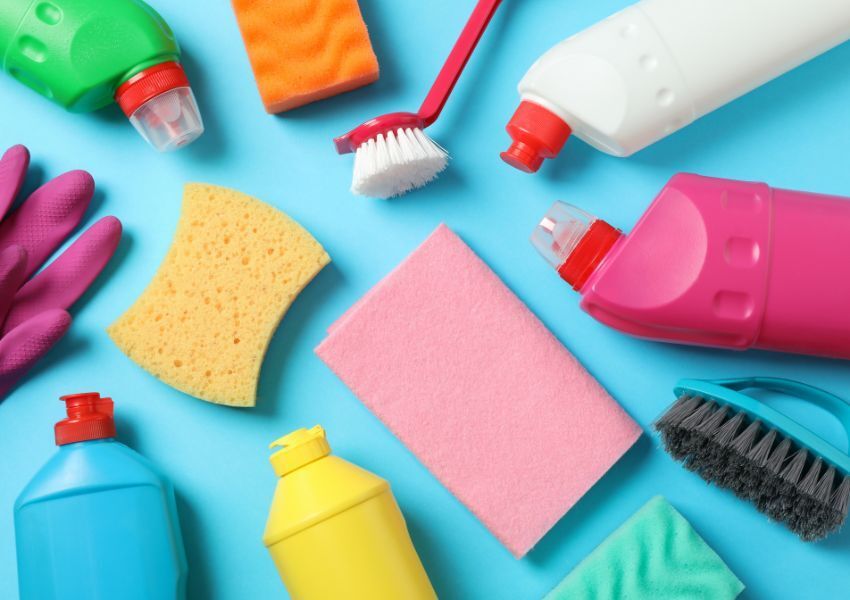 variety-of-cleaning-supplies-in-circle