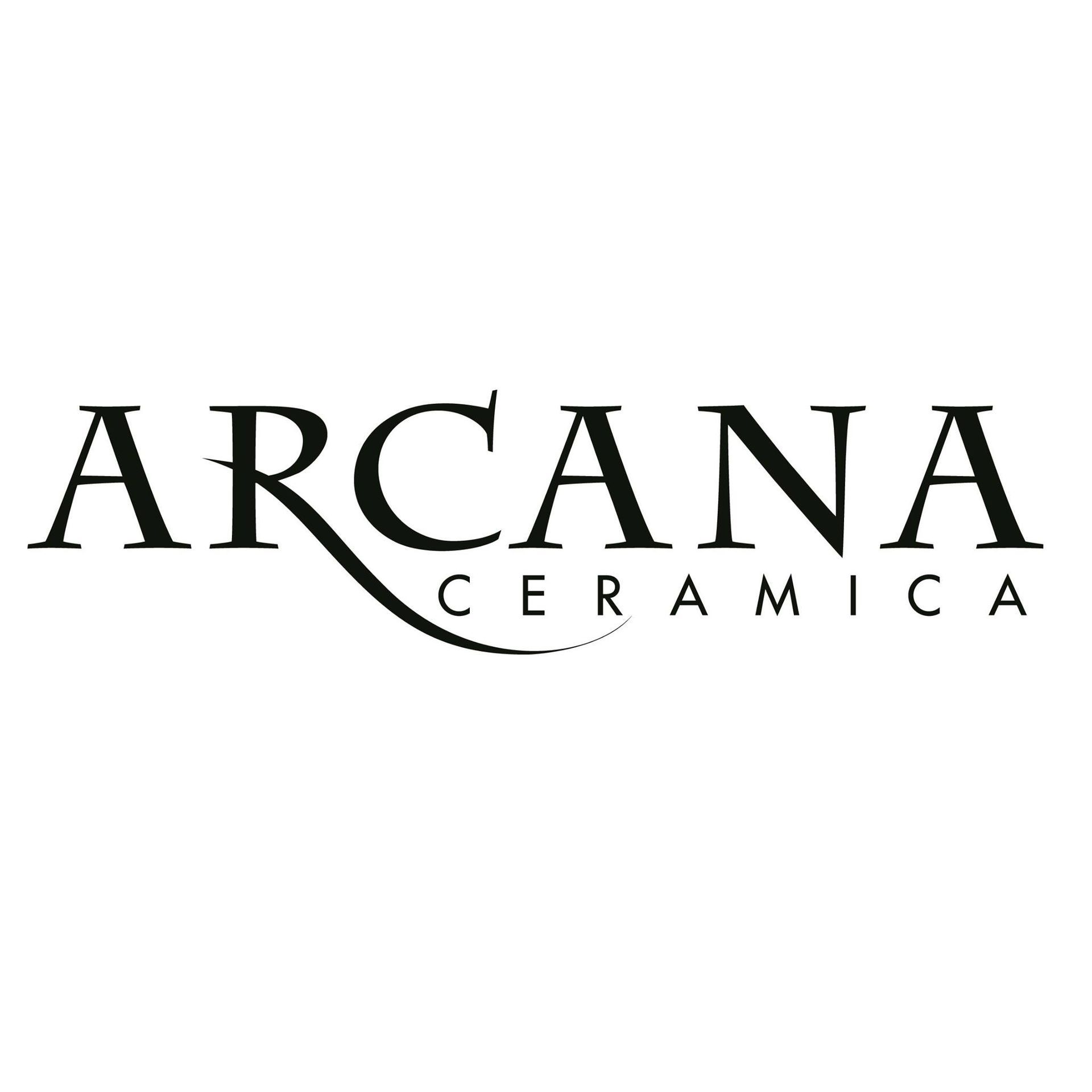 Logo ARCANA CERAMICA in carattere serif nero su sfondo bianco