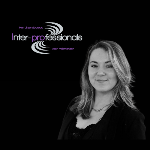 Een zwart-witfoto van een vrouw voor een logo voor interprofessionals.