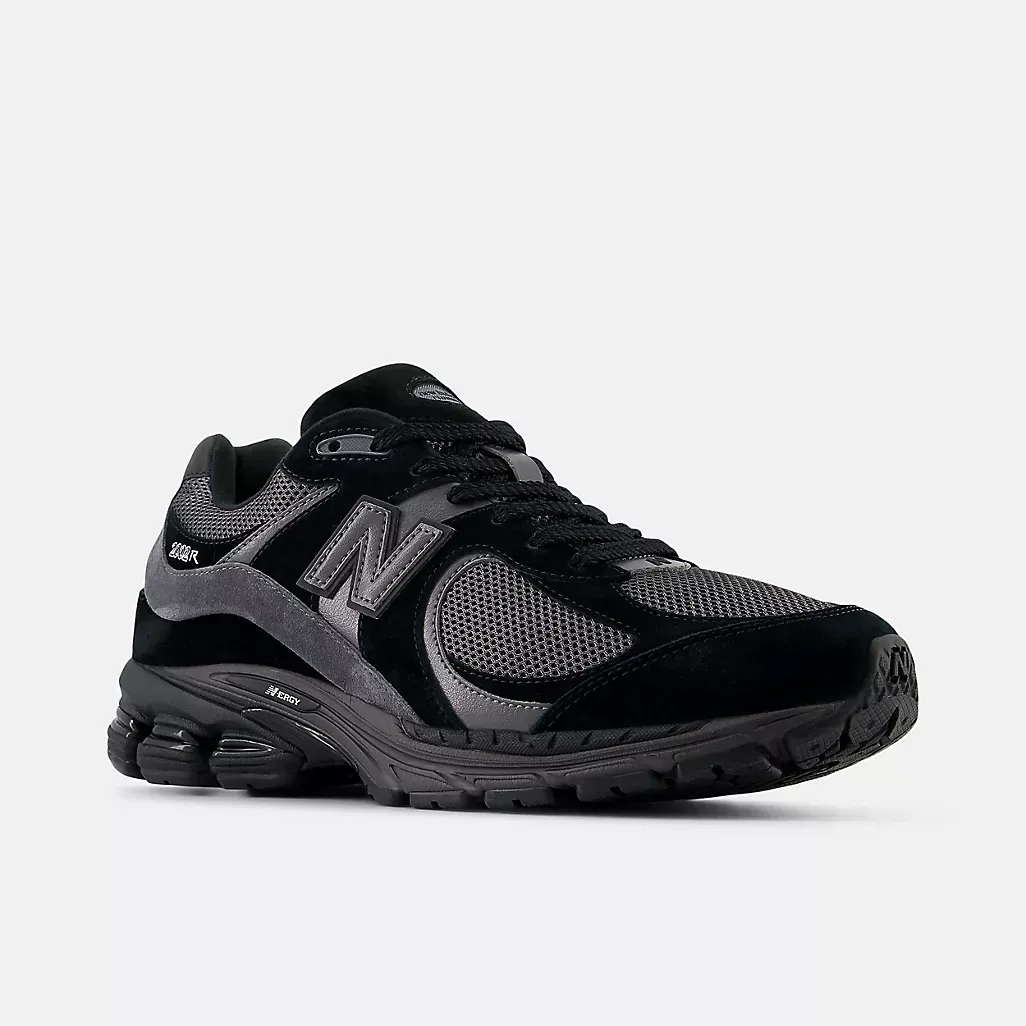 New Balance - 2002R Black with Magnet