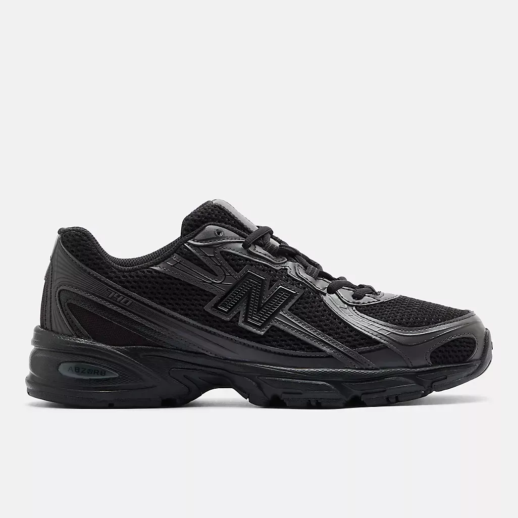 New Balance- 740 Black