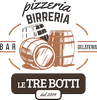 Logo per Le Tre Botti, pizzeria, birreria, bar e gelateria, con due botti di legno e la scritta «dal 2004»