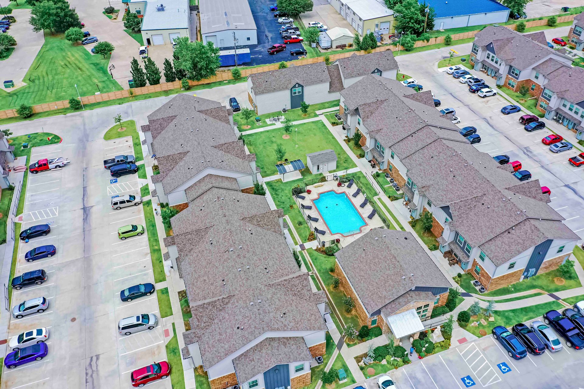 Explore Luxury Amenities at Legacy Trail Apartments in Norman, OK