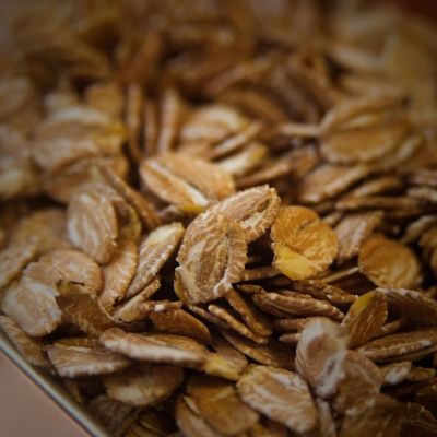 A close up of a pile of oats in a bowl