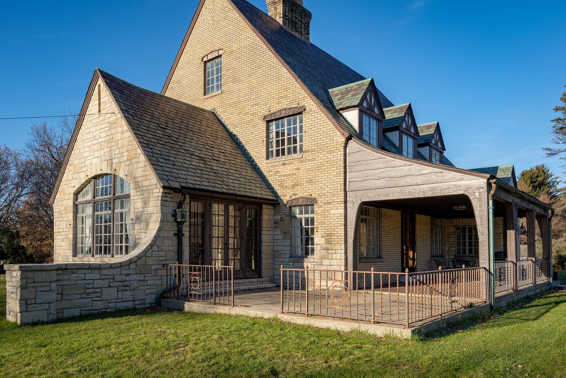 Lion House 16