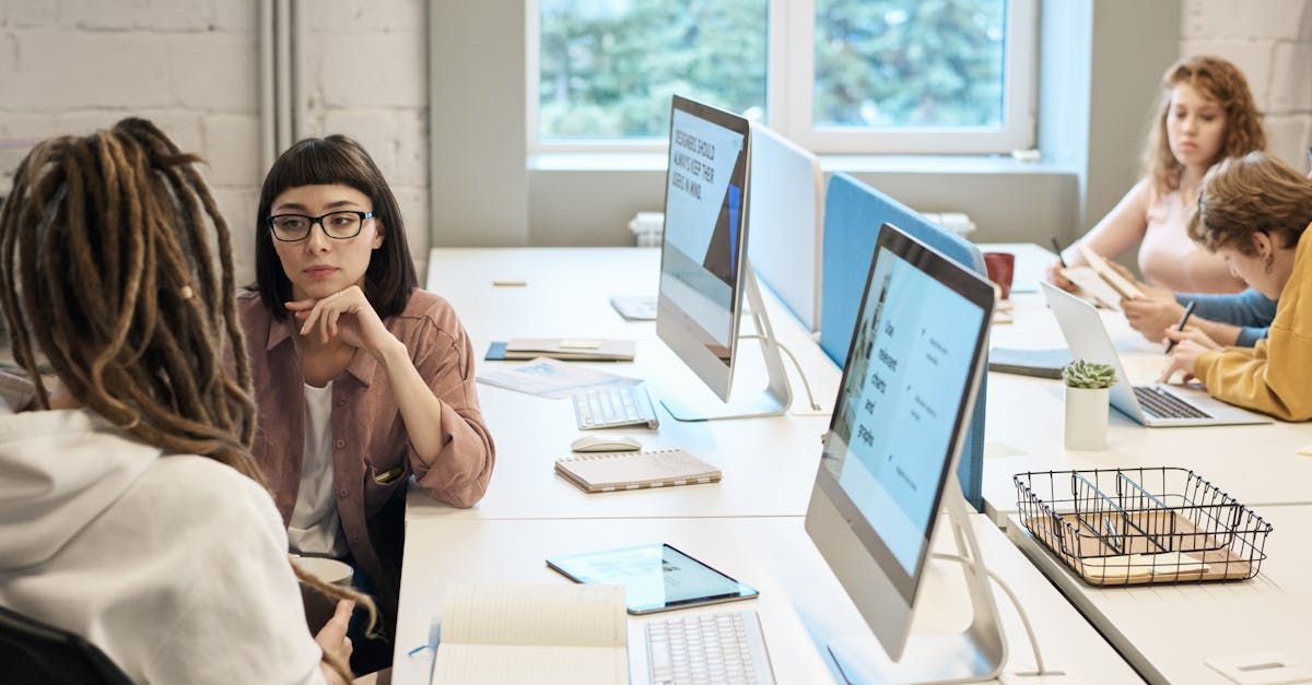 SEO experts working and having a discussion