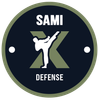 Sami X runder Olivgrüner Badge mit schwarzem Hintergrund