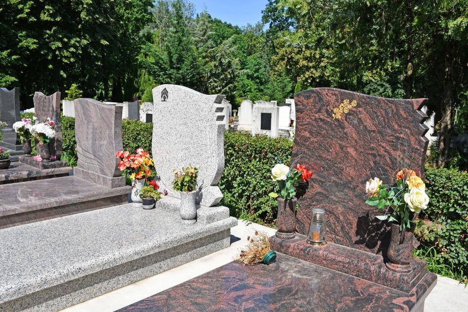 Lapidi al cimitero