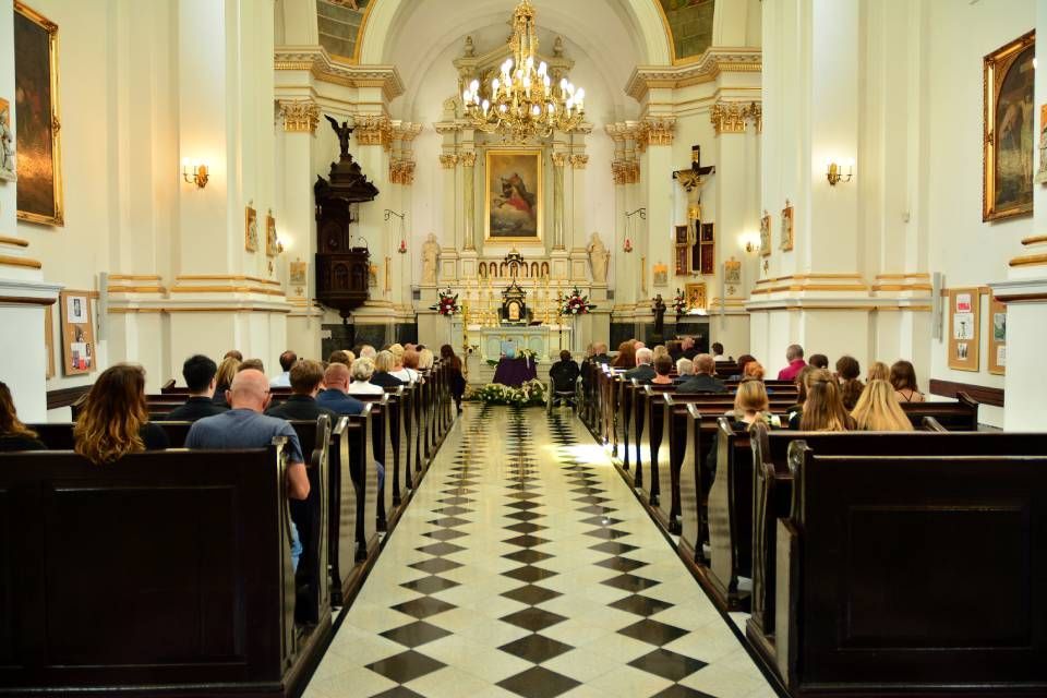 Onoranze e pompe funebri a Sala Bolognese per cerimonia funebre in chiesa