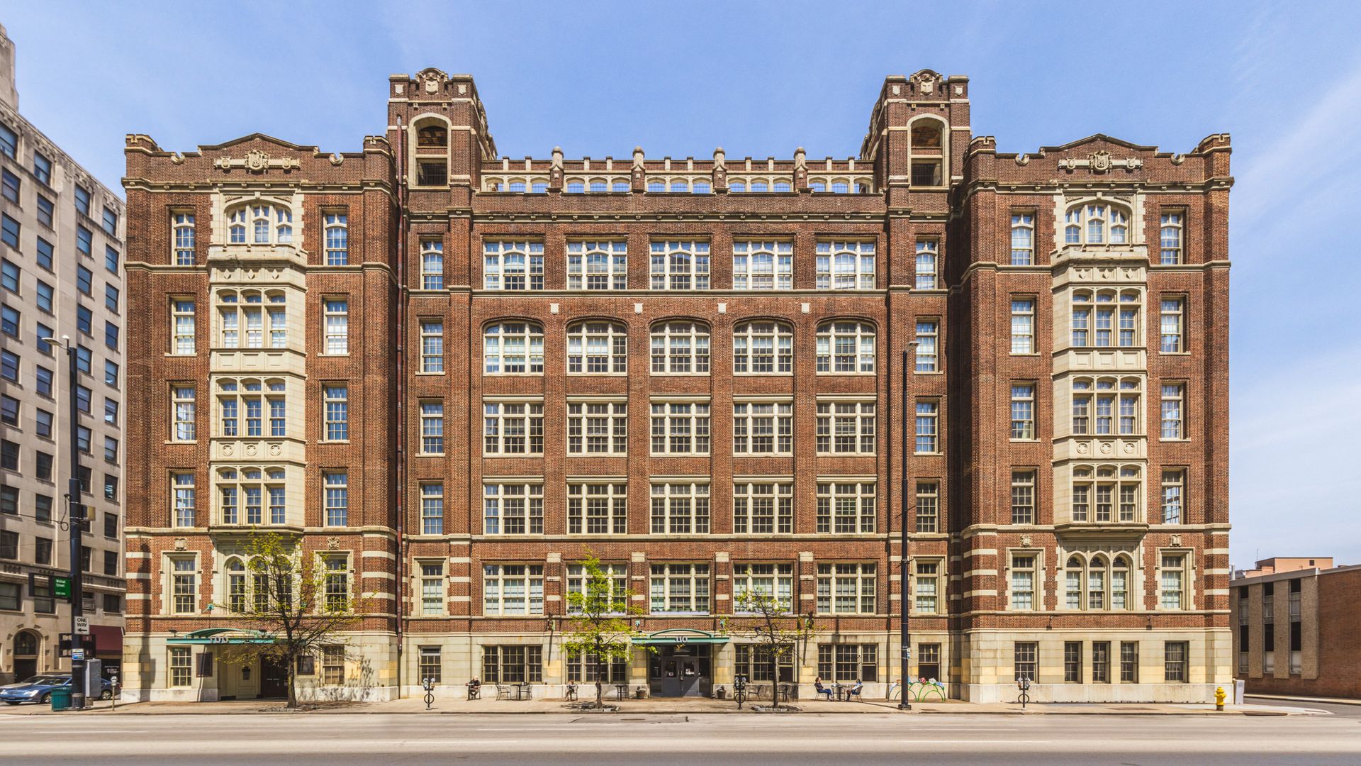 Luxury Rentals In City Center With Advanced Security preview