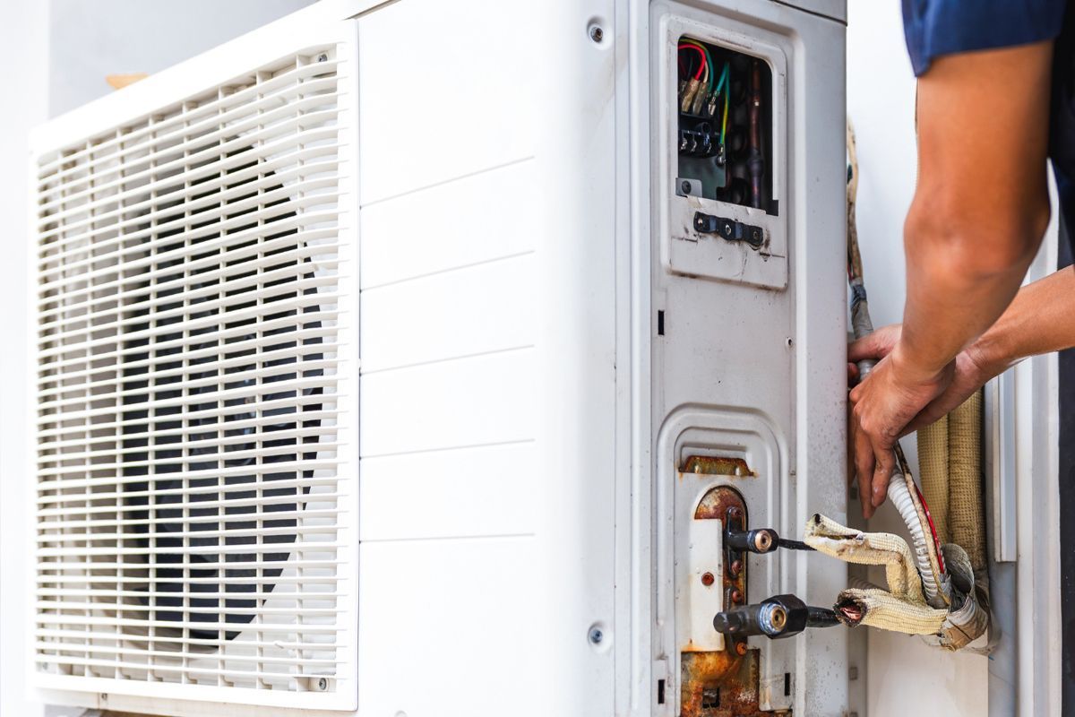 When AC Repairs Stop Making Financial Sense for Florida Homeowners