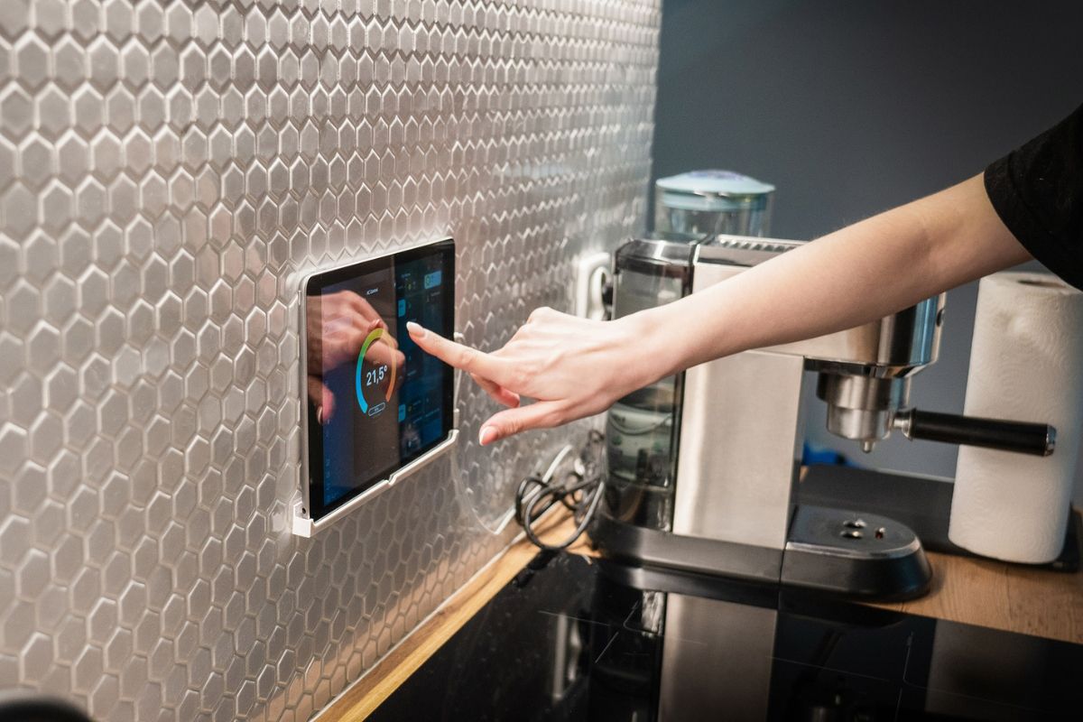 Smart Thermostat Solutions for Managing Multiple AC Units in Florida Homes
