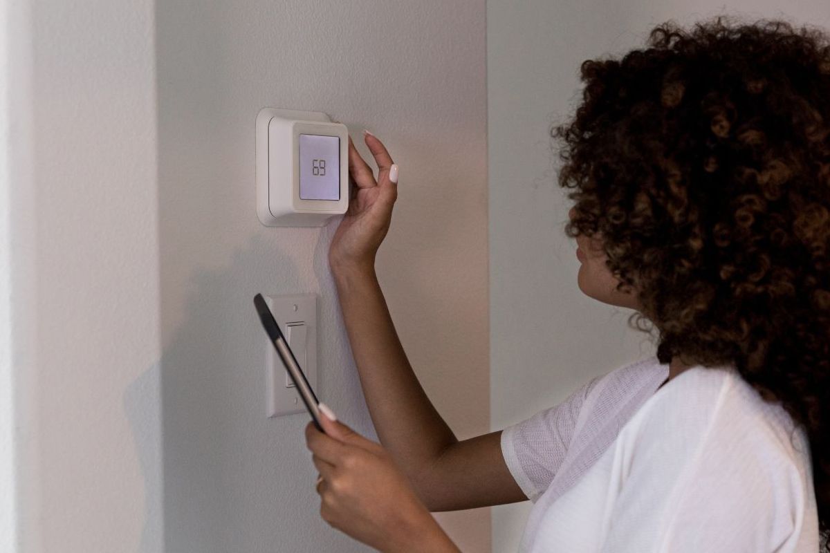 Do Smart Thermostats Really Lower Energy Costs in Florida Homes?