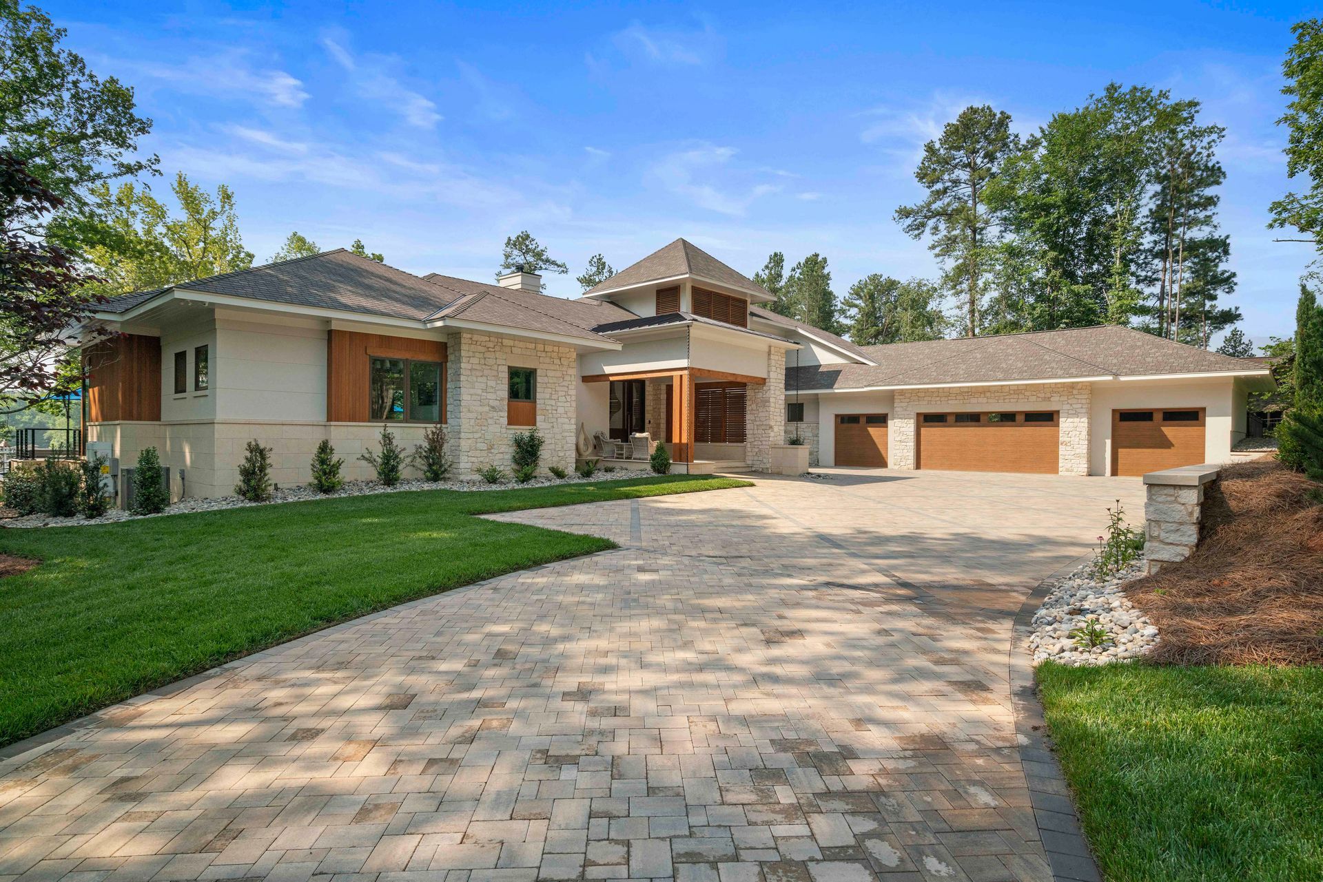 Mill Creek House. New custom designed construction project on Lake Wylie completed in 2024. Custom pool. New build.