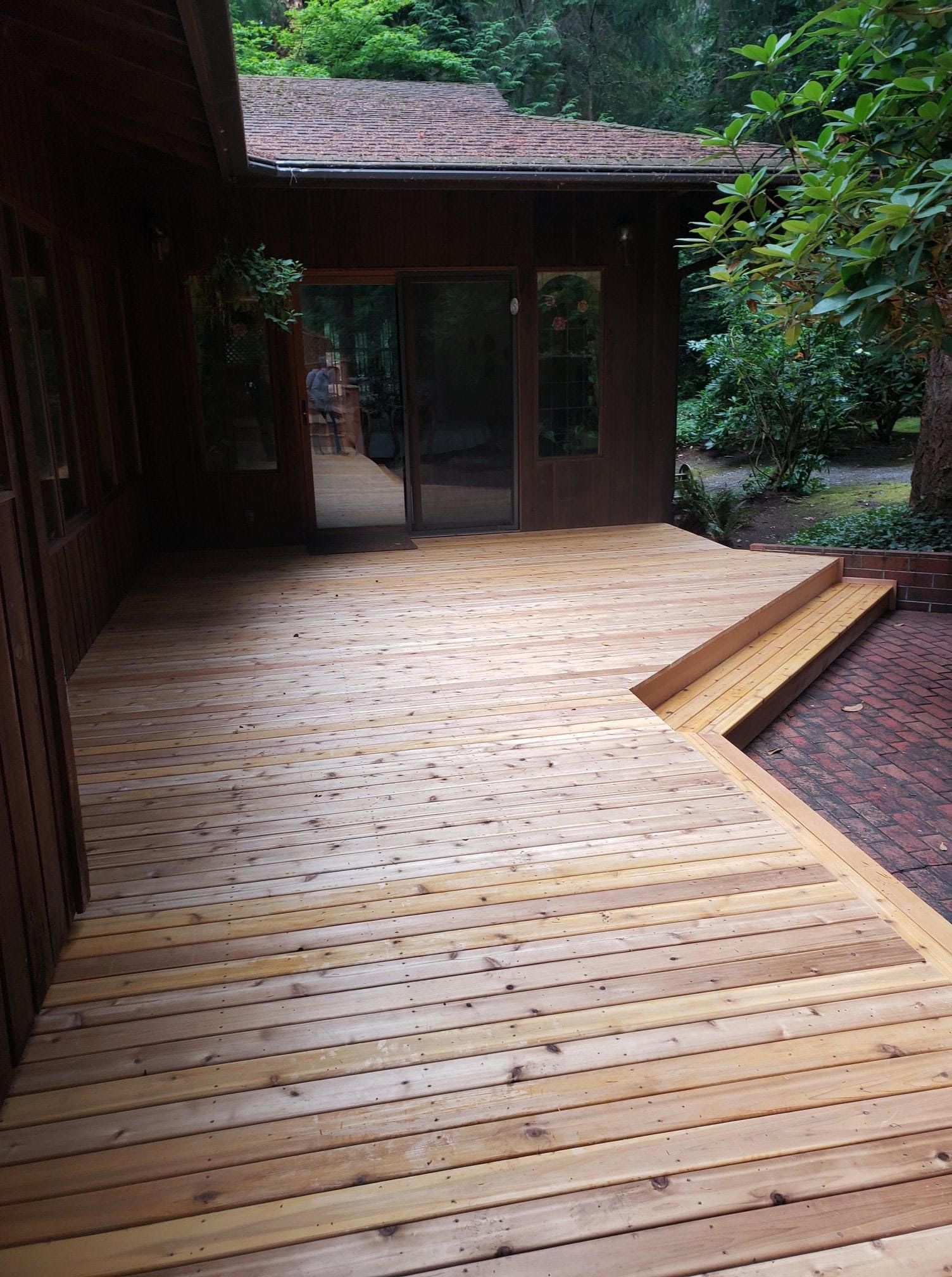Chet's Roofing in Seattle, WA new deck