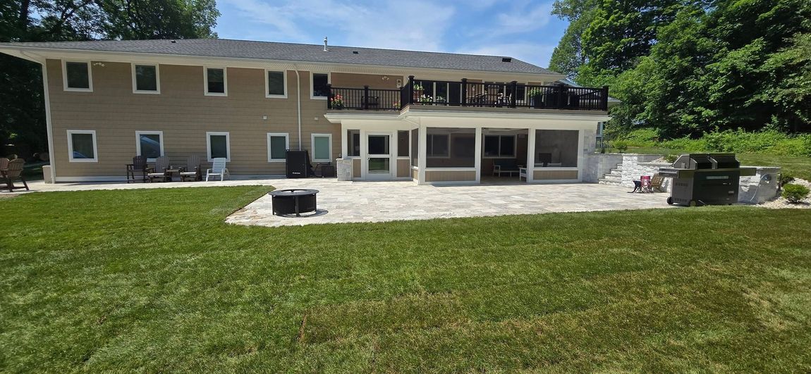Custom patio and retaining wall constrcution Burlington MA