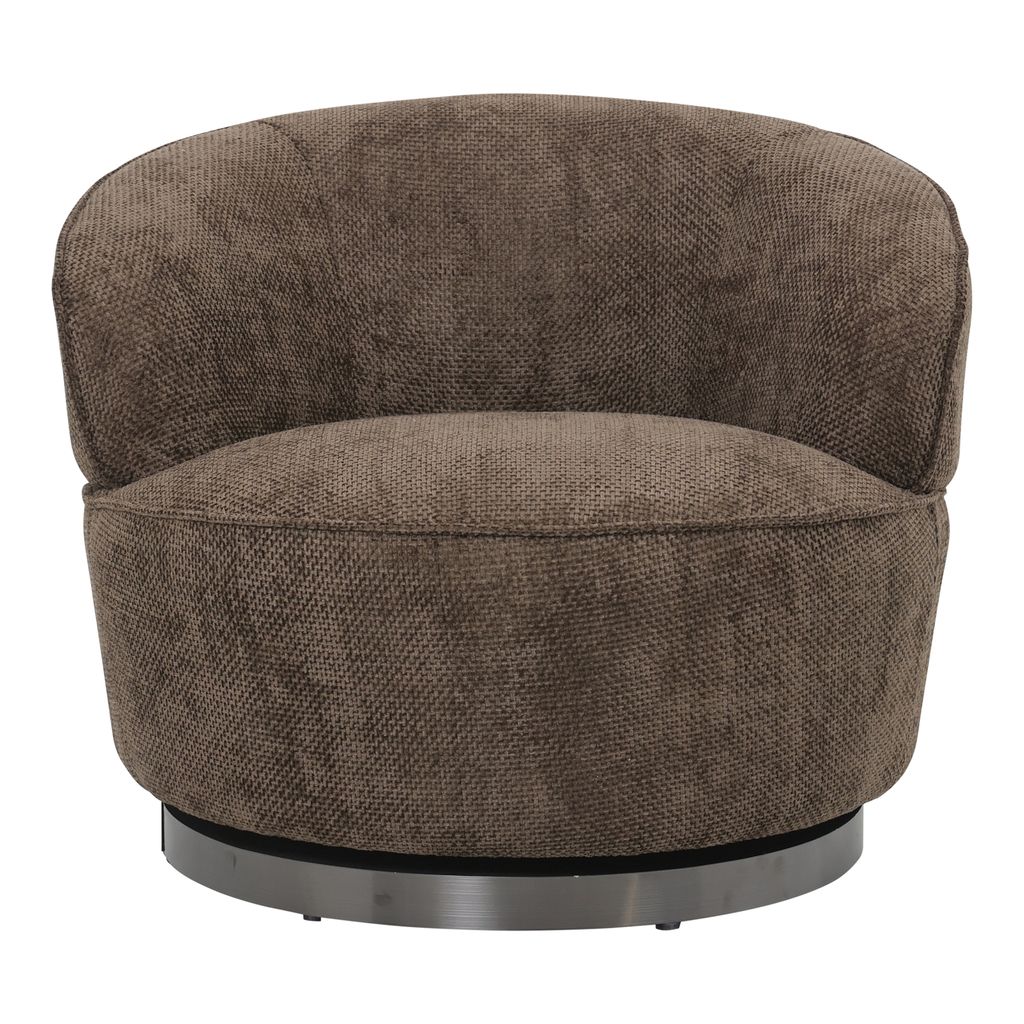 Bruine gestoffeerde draaibare fauteuil met afgeronde rugleuning en donkere voet.