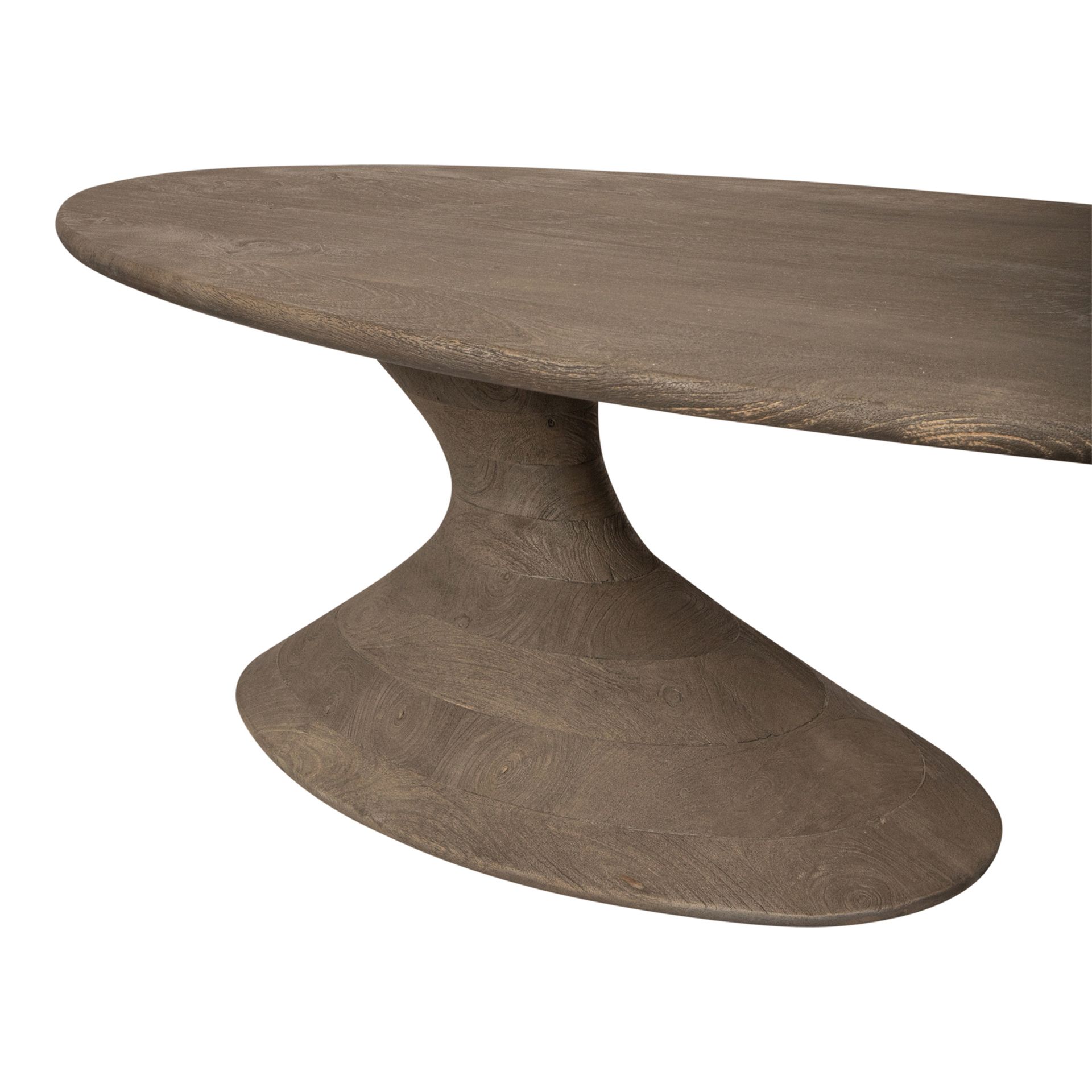 Ovale bruine eettafel op een witte achtergrond