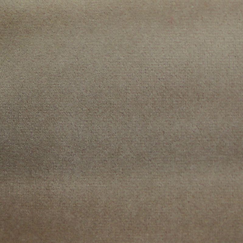 Beige, gestructureerde stof als achtergrond met subtiele donkere horizontale schaduwen.