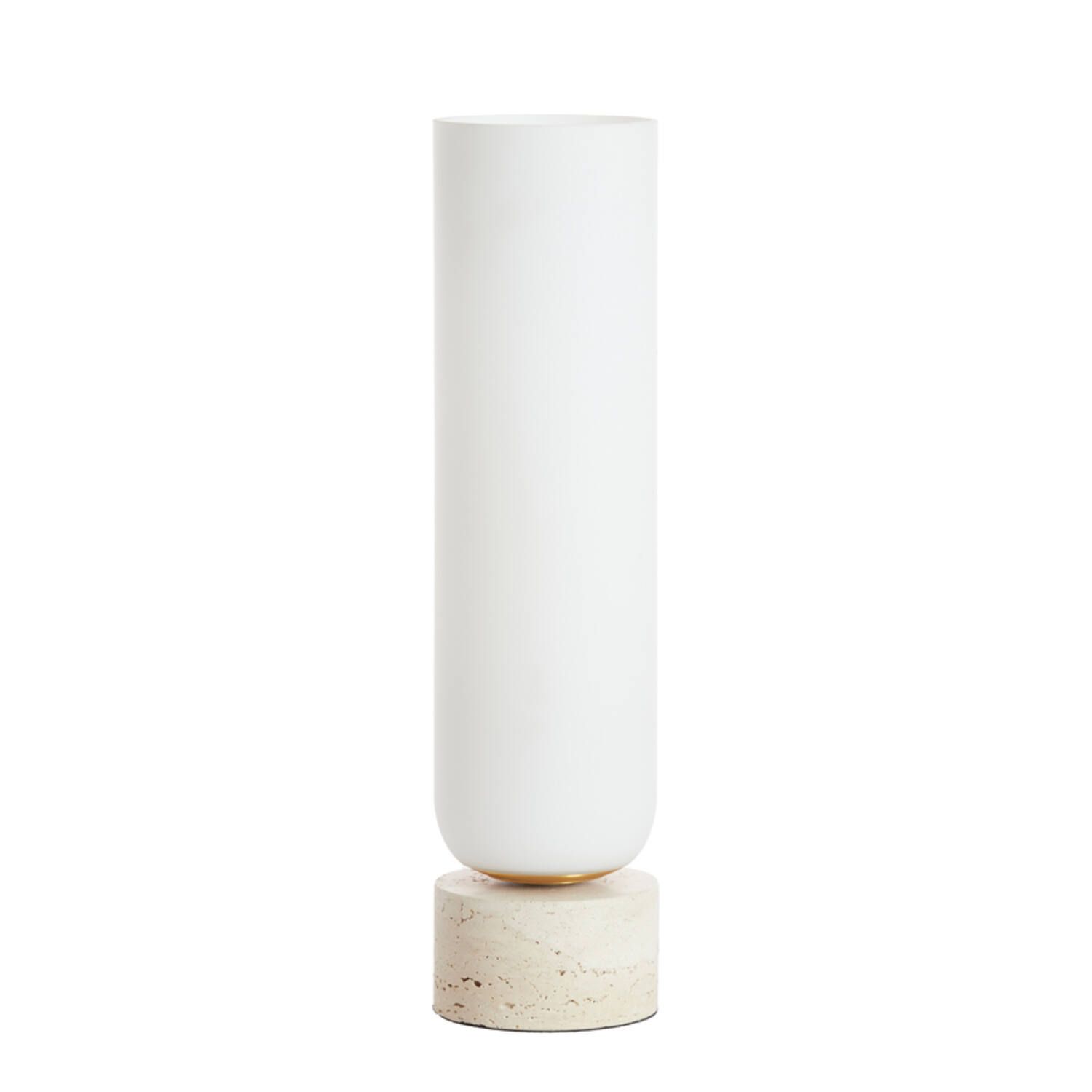 Hoge witte cilindrische vaas op een kleine gespikkelde beige voet, geïsoleerd op een witte achtergrond.