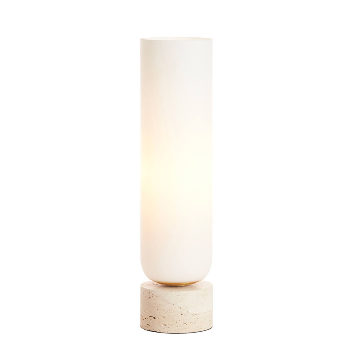 Hoge witte cilindrische vaas op een kleine gespikkelde beige voet, geïsoleerd op een witte achtergrond.