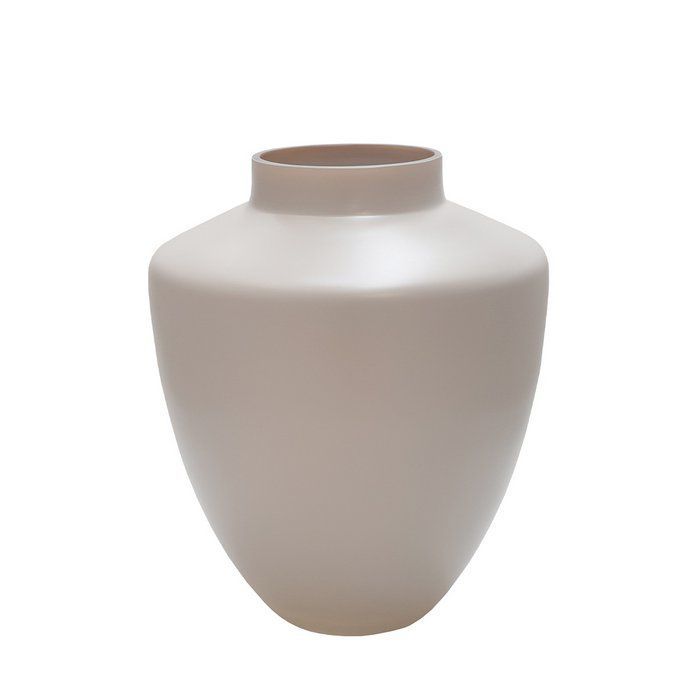 Beige, druppelvormige vaas met een smalle hals, op een witte achtergrond.