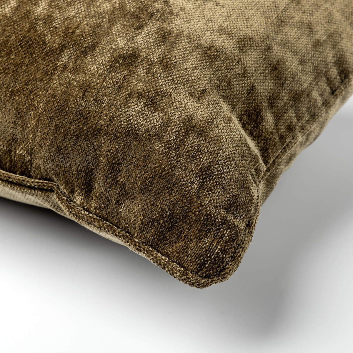 LEWY - sierkussen 45x45 cm - glansvelours - Military Olive - groen