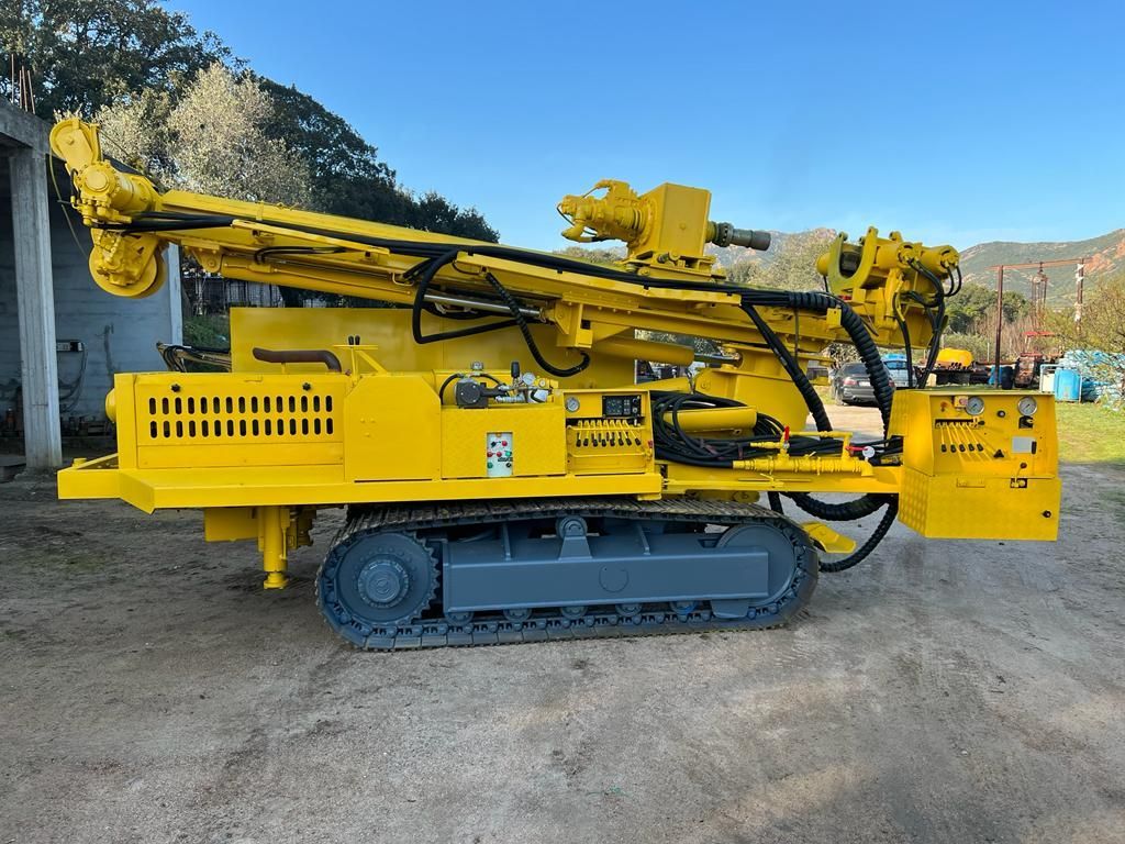 cingolato per perforazioni in Sardegna Sarda Trivelsonda Group Olbia Loiri Porto San Paolo - Loiri (SS)