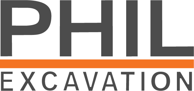 Logo de PHIL Excavation en gris avec une ligne orange et un texte noir sur fond blanc