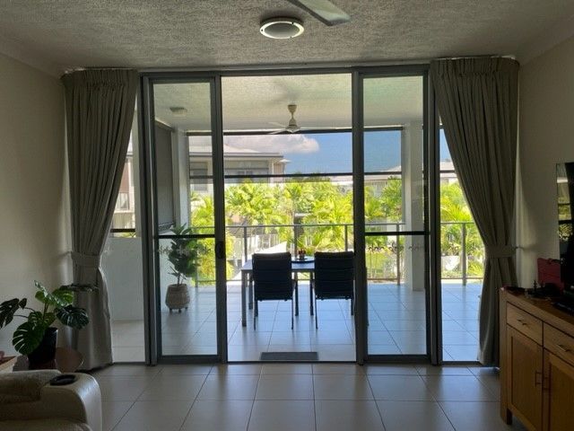curtain with tie backs