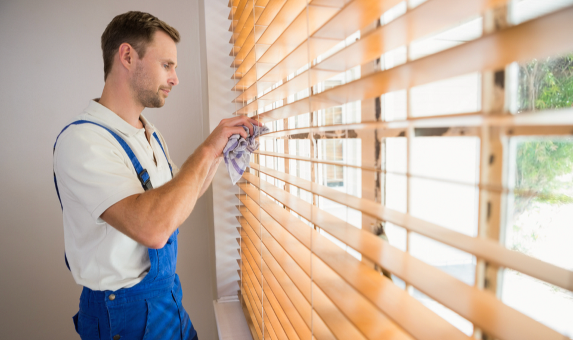 cleaning blinds