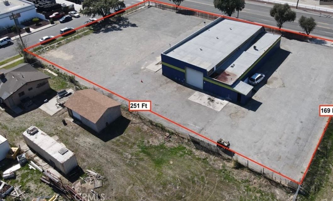 121 N Cactus Ave, Rialto paved yard industrial building