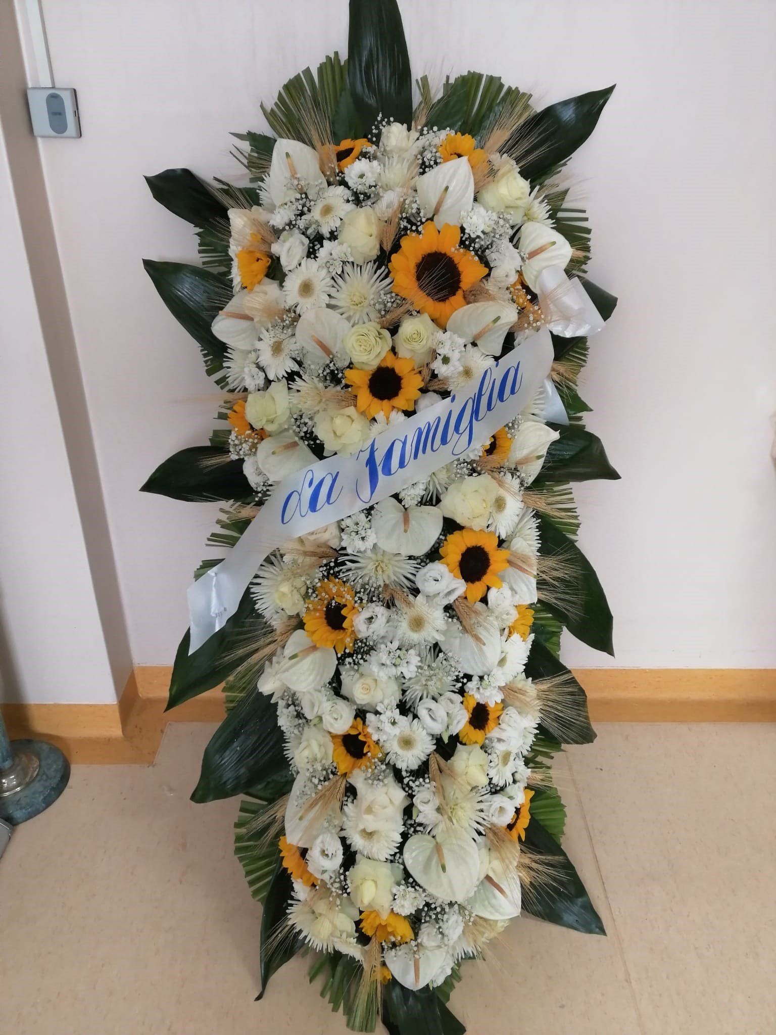Composizione floreale funebre