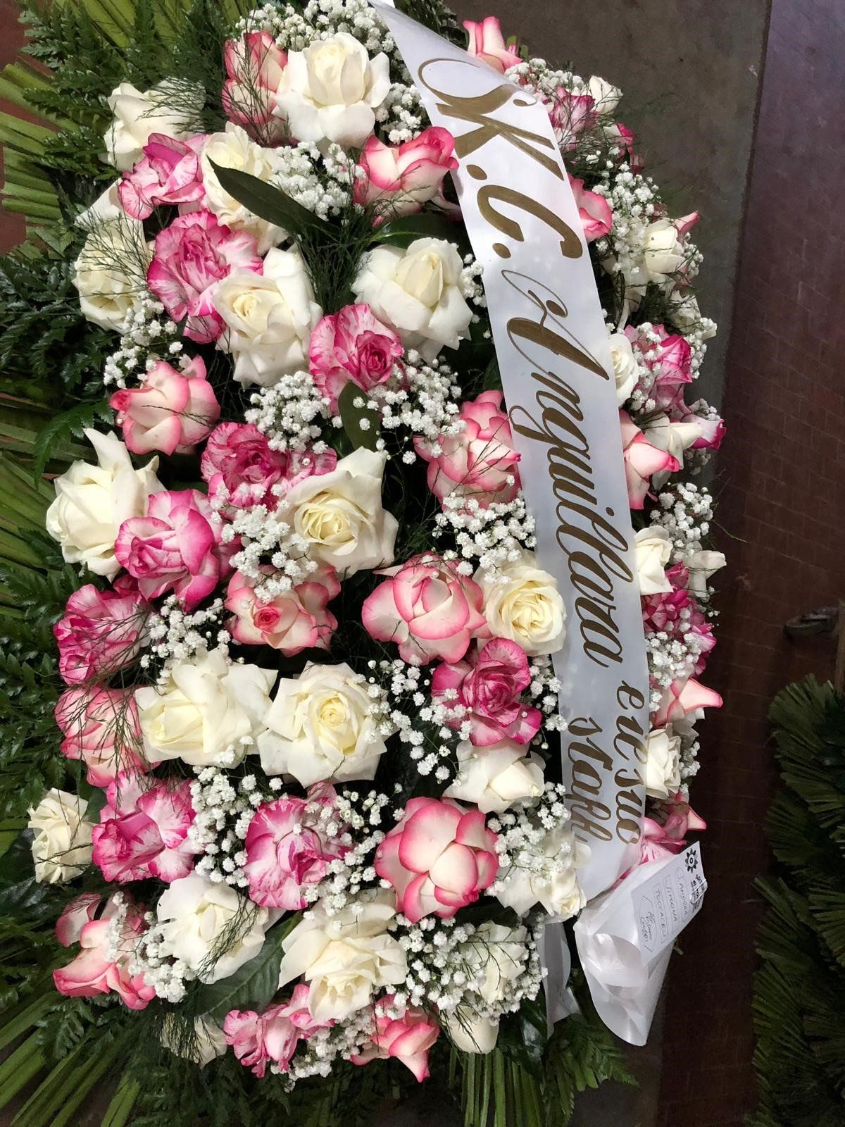 Corona funebre di fiori bianchI