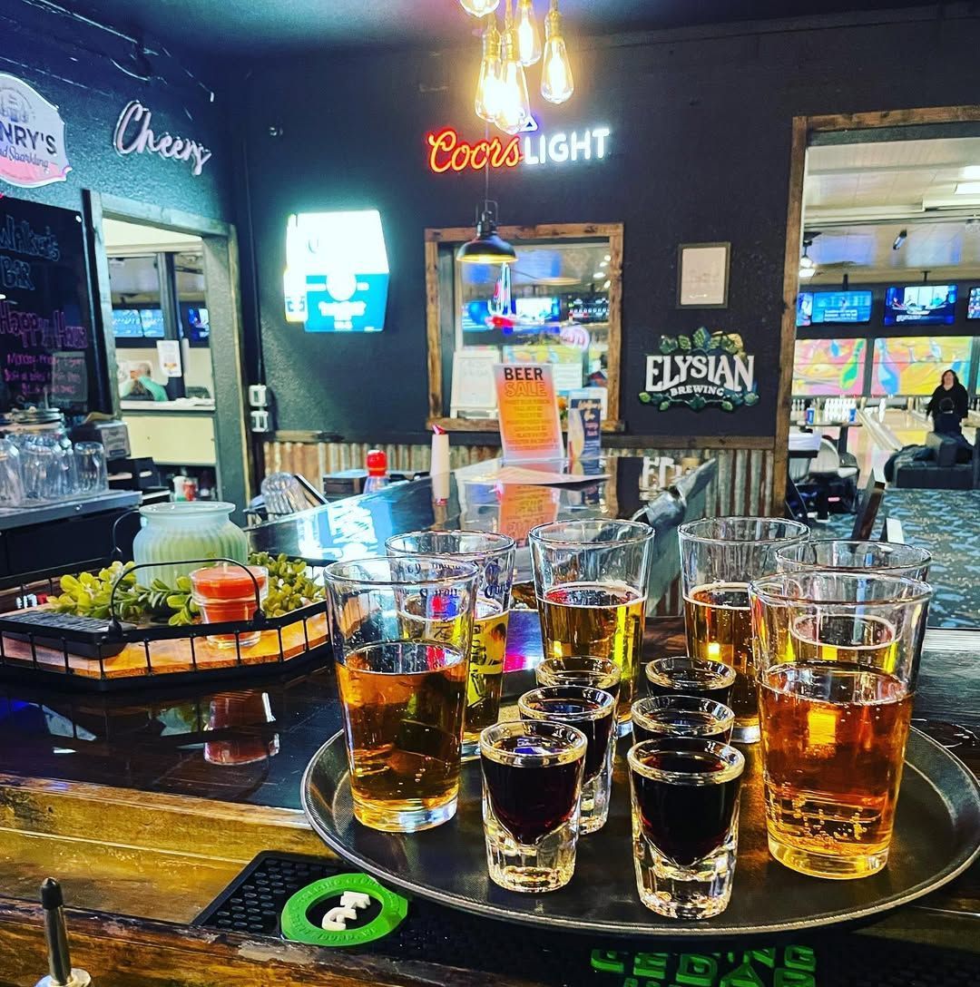 drinks at walkers bar in fairway lanes