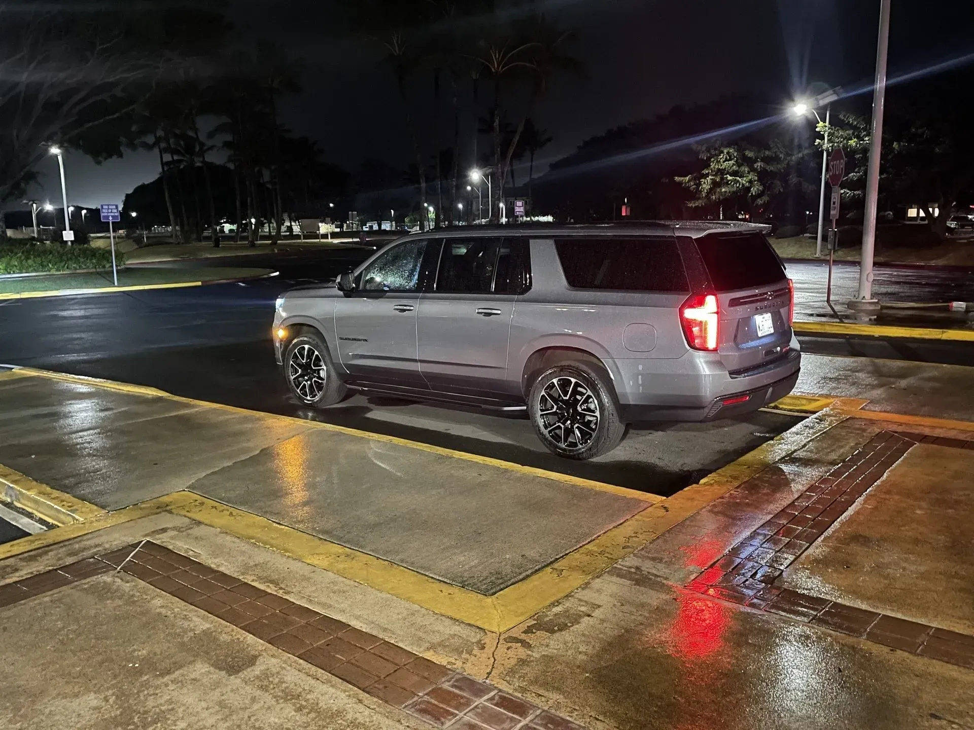 Chevrolet Suburban — Kapaa, HI — Aloha Kauai Limousine & Tours