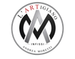 Logo circolare nero, grigio e rosso con la scritta “L'ARTIGIANO INFISSI ANDREA MORETTI” e le iniziali “AM” stilizzate.