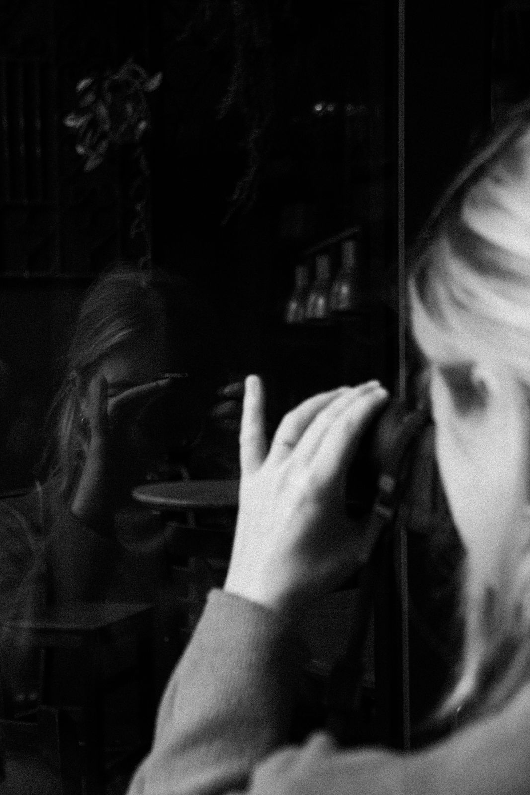 Nikki Driesen foto's aan het maken met de camera