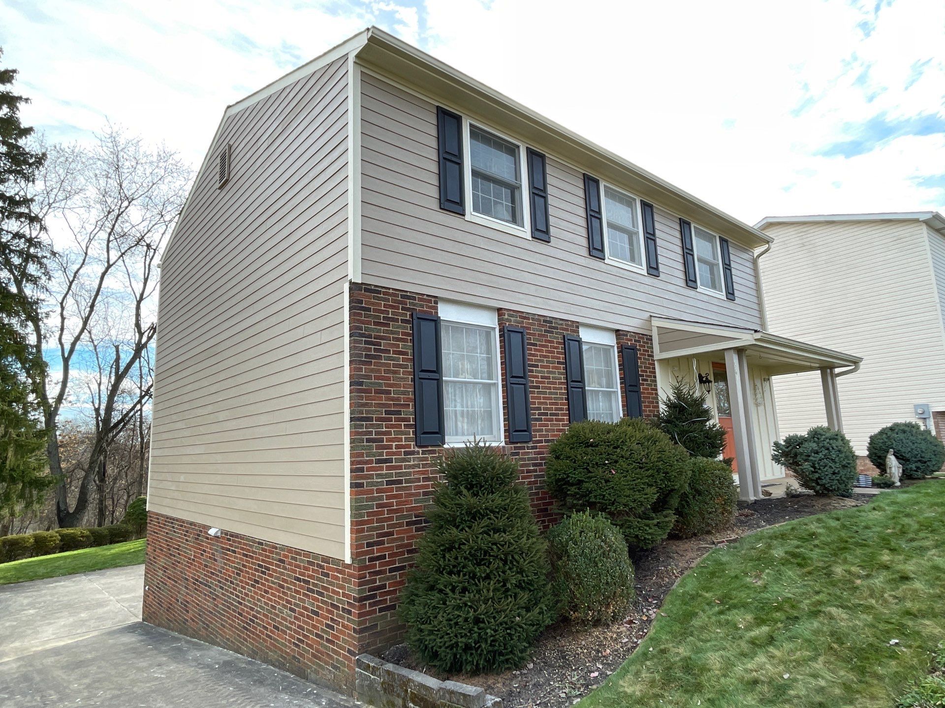 Can Vinyl Siding Be Painted? Expert Tips & Advice