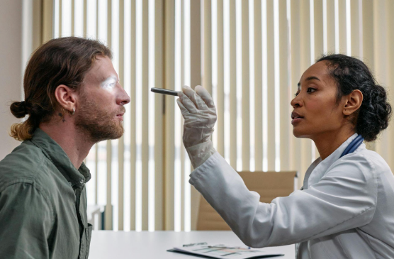 A Comprehensive Guide to Intense Pulsed Light (IPL) Therapy | Ross Eye Institute 