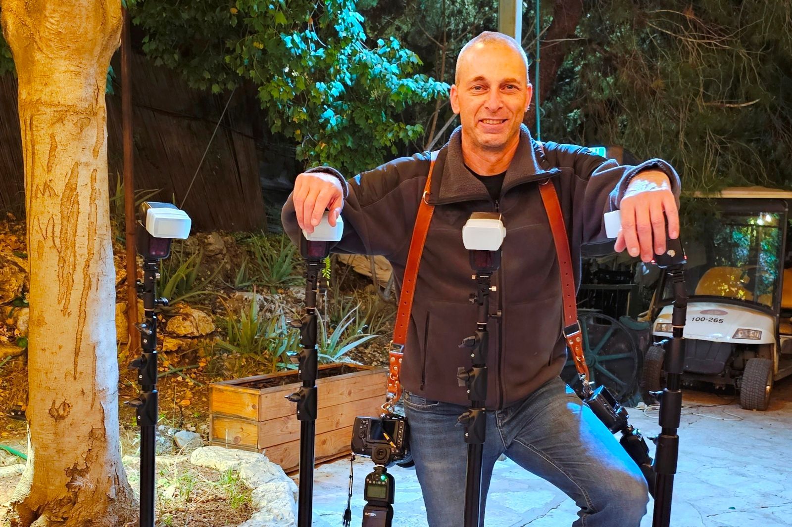 תאורה היא אחד האלמנטים החשובים ביותר בצילום, ובפרט בצילום אירועים. תאורה טובה יכולה להפוך תמונות בינ
