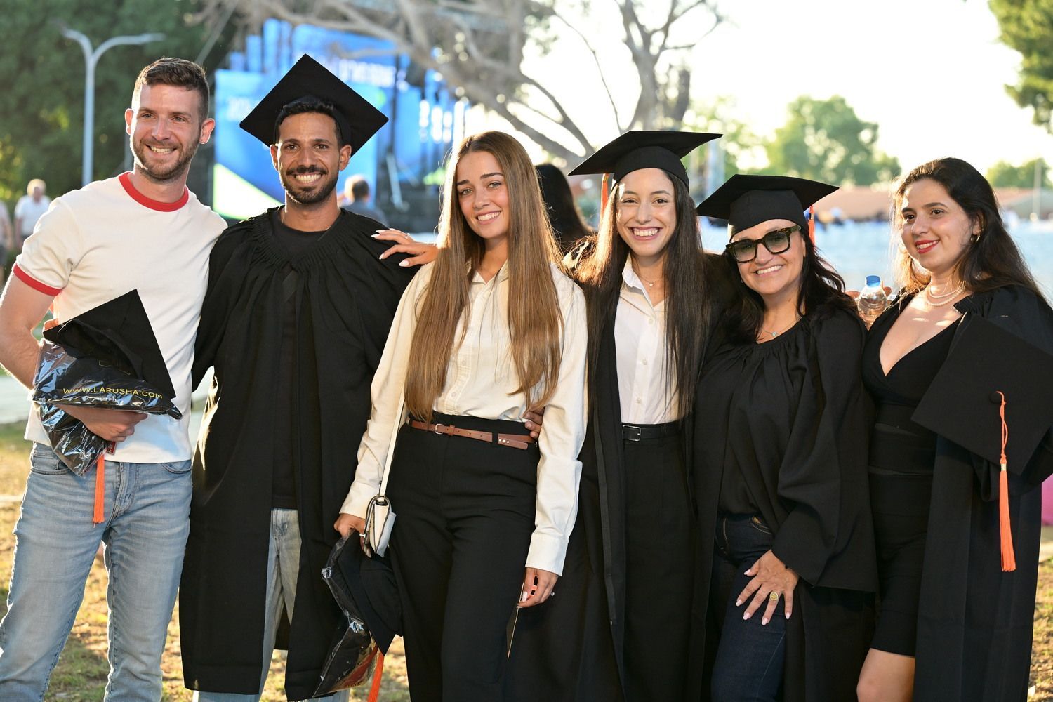 גיל דור - צלם אירועים - צילום טקסי סוף שנה במכללות ובתי ספר