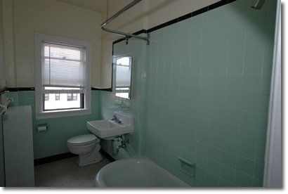 Oak Grove Apartment Hotel