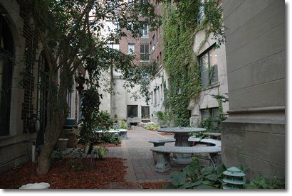 Oak Grove Apartment Hotel