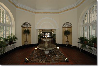 Oak Grove Apartment Hotel