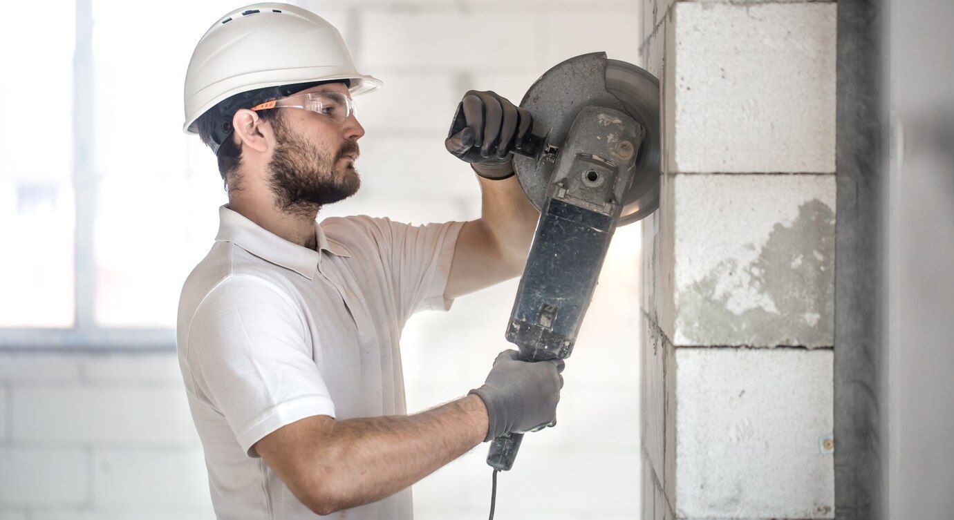 GENERAL CONTRACTOR